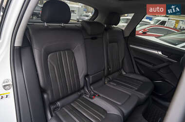 Внедорожник / Кроссовер Audi Q5 2021 в 