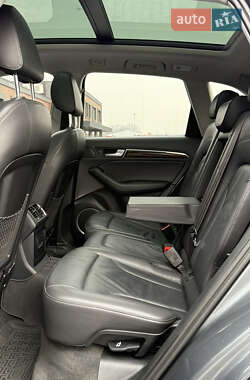 Внедорожник / Кроссовер Audi Q5 2015 в 