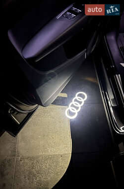Позашляховик / Кросовер Audi Q5 2021 в 