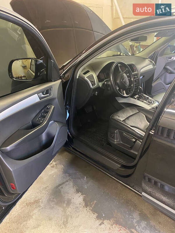 Внедорожник / Кроссовер Audi Q5 2011 в Полтаве