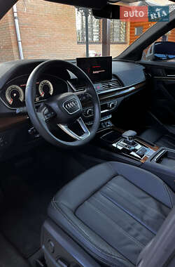 Внедорожник / Кроссовер Audi Q5 2022 в 