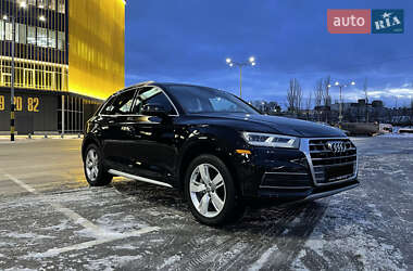Внедорожник / Кроссовер Audi Q5 2018 в 