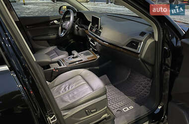 Внедорожник / Кроссовер Audi Q5 2018 в 