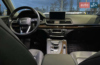 Внедорожник / Кроссовер Audi Q5 2018 в 