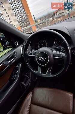 Внедорожник / Кроссовер Audi Q5 2015 в 