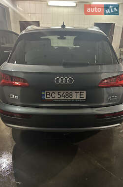 Внедорожник / Кроссовер Audi Q5 2017 в 
