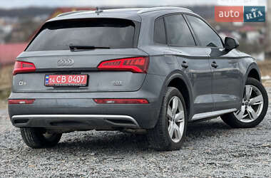 Внедорожник / Кроссовер Audi Q5 2017 в 