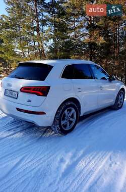 Внедорожник / Кроссовер Audi Q5 2017 в Полтаве