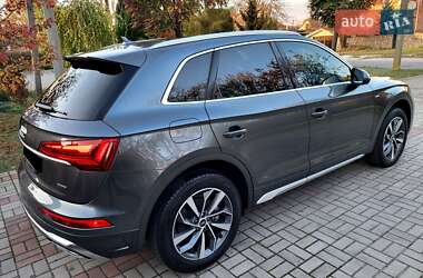 Внедорожник / Кроссовер Audi Q5 2021 в 