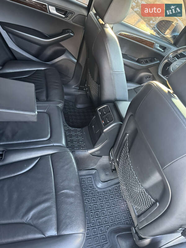 Внедорожник / Кроссовер Audi Q5 2011 в Коростене