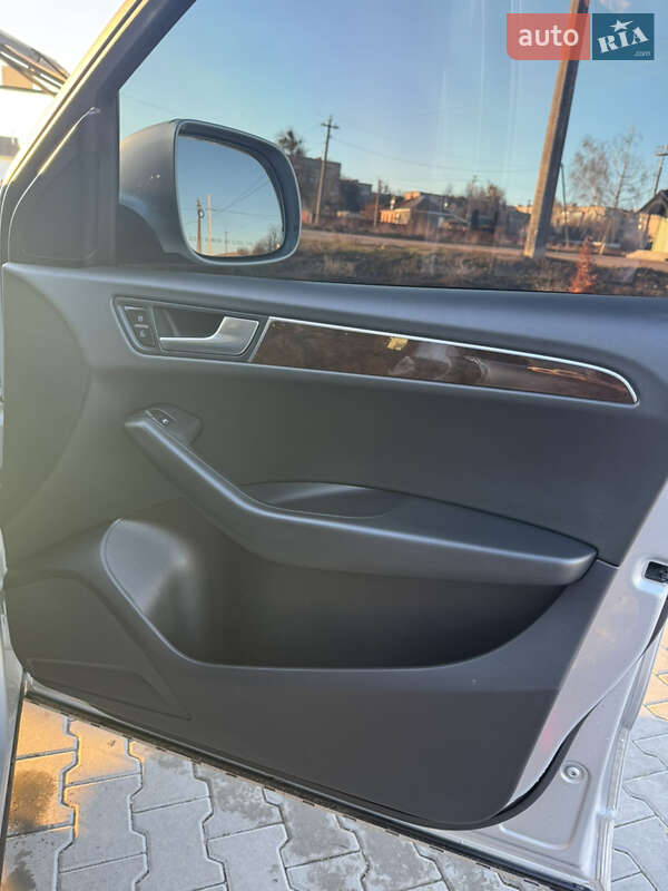 Внедорожник / Кроссовер Audi Q5 2011 в Коростене