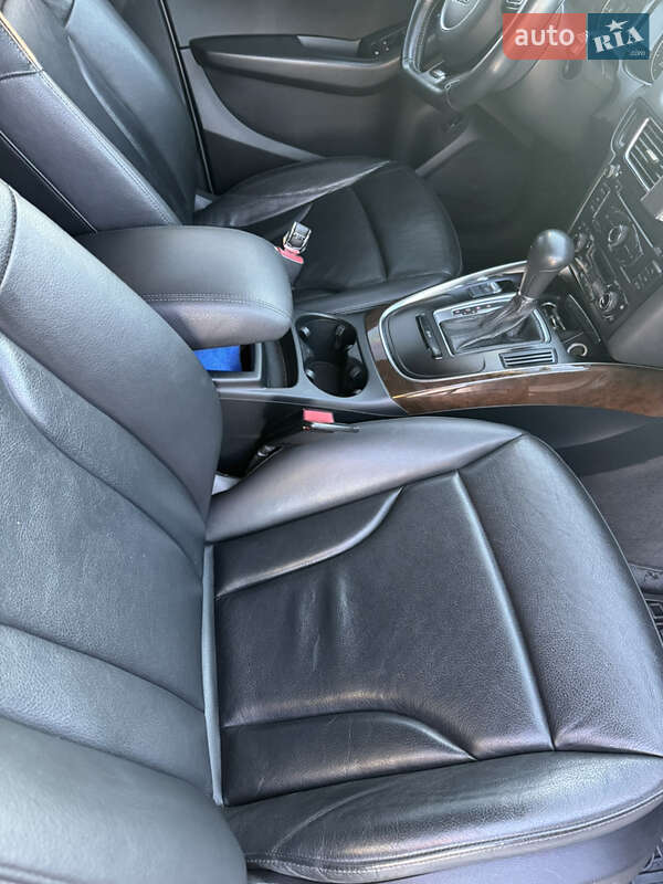 Внедорожник / Кроссовер Audi Q5 2011 в Коростене