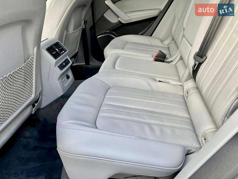 Внедорожник / Кроссовер Audi Q5 2022 в Киеве