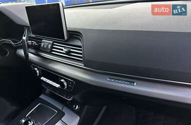 Внедорожник / Кроссовер Audi Q5 2018 в 