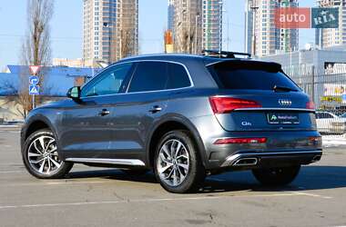 Внедорожник / Кроссовер Audi Q5 2022 в 
