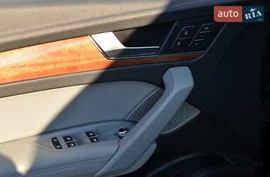 Внедорожник / Кроссовер Audi Q5 2022 в 
