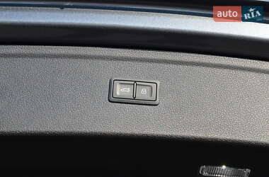 Внедорожник / Кроссовер Audi Q5 2022 в 