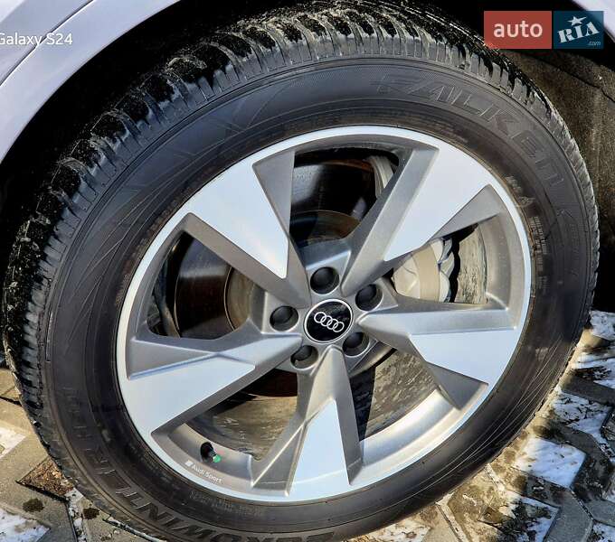 Внедорожник / Кроссовер Audi Q5 2022 в Харькове