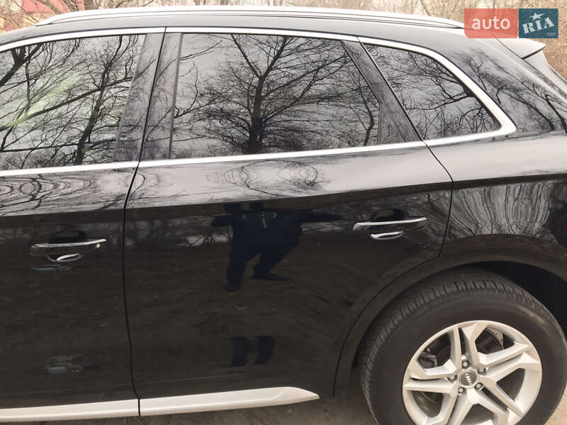Внедорожник / Кроссовер Audi Q5 2019 в Киеве