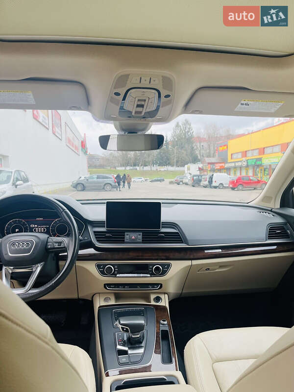 Внедорожник / Кроссовер Audi Q5 2017 в Луцке