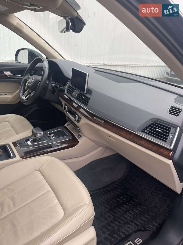 Внедорожник / Кроссовер Audi Q5 2017 в Луцке