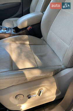 Внедорожник / Кроссовер Audi Q5 2012 в 