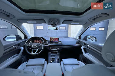 Внедорожник / Кроссовер Audi Q5 2017 в 