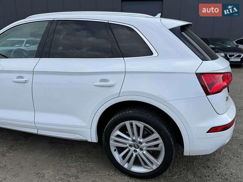 Позашляховик / Кросовер Audi Q5 2018 в Львові