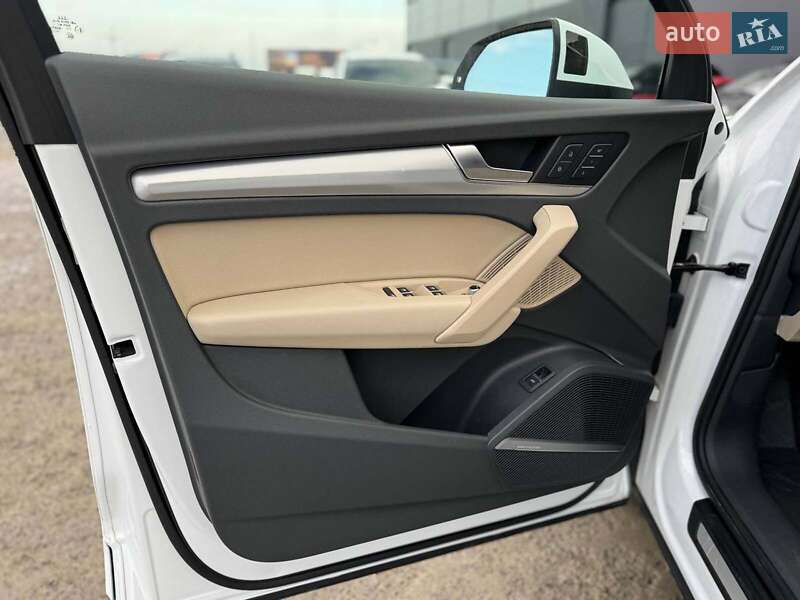 Позашляховик / Кросовер Audi Q5 2018 в Львові