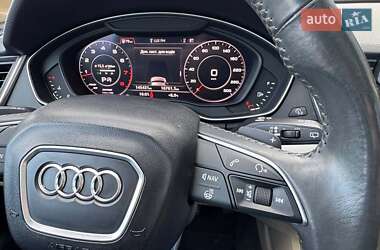 Внедорожник / Кроссовер Audi Q5 2018 в 