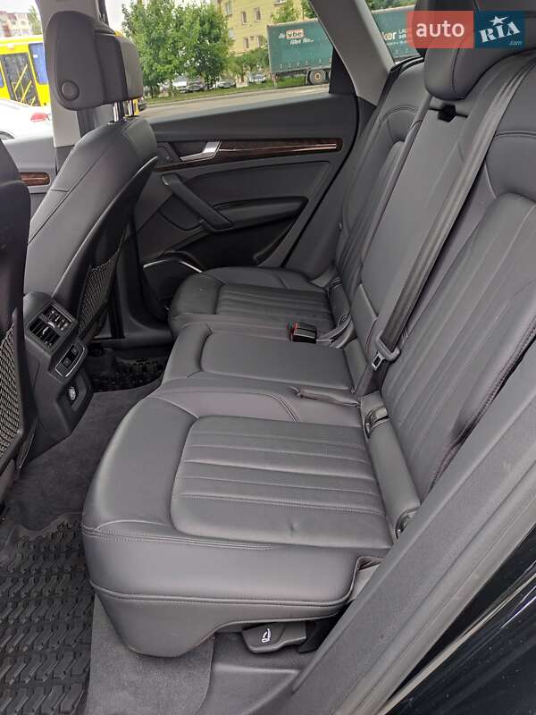 Внедорожник / Кроссовер Audi Q5 2020 в Ивано-Франковске