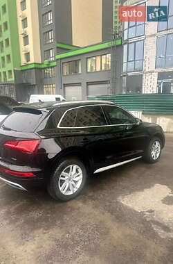 Внедорожник / Кроссовер Audi Q5 2020 в 