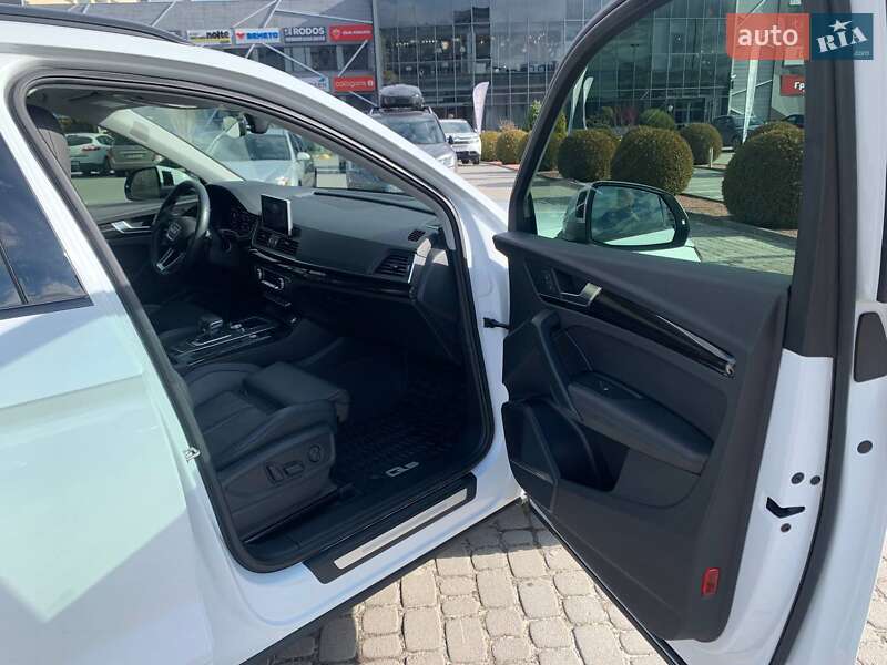 Позашляховик / Кросовер Audi Q5 2018 в Львові