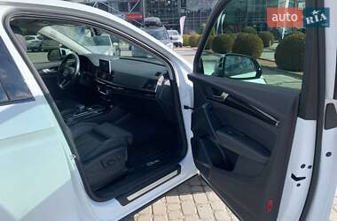 Внедорожник / Кроссовер Audi Q5 2018 в 