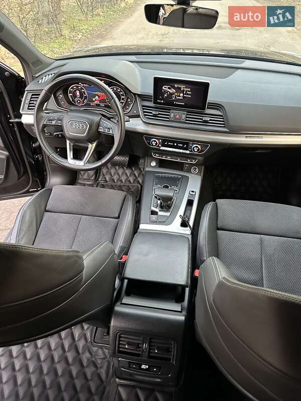 Внедорожник / Кроссовер Audi Q5 2020 в Киеве