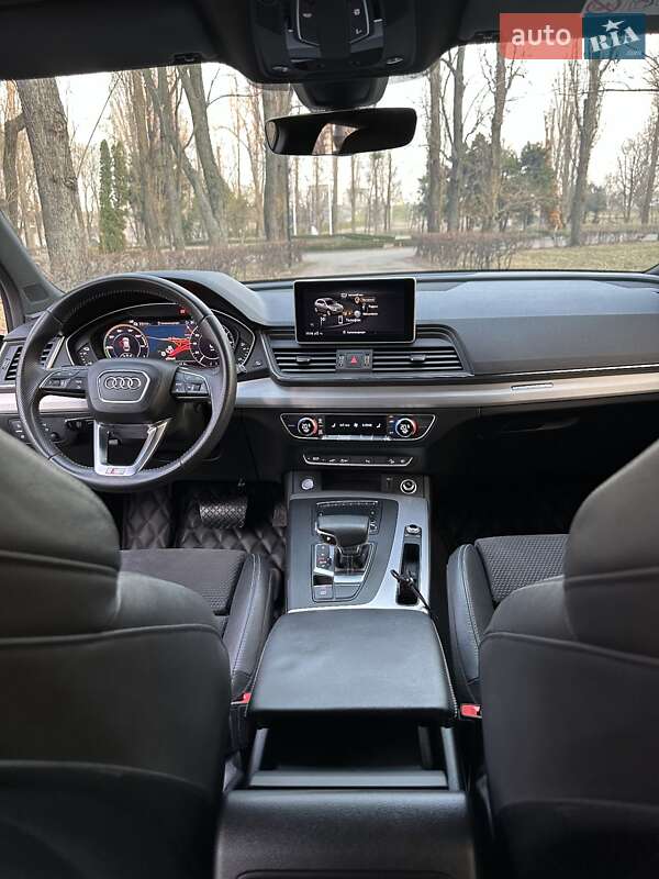 Внедорожник / Кроссовер Audi Q5 2020 в Киеве