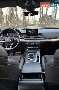 Внедорожник / Кроссовер Audi Q5 2020 в 