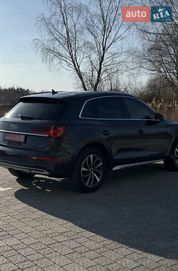 Внедорожник / Кроссовер Audi Q5 2021 в 