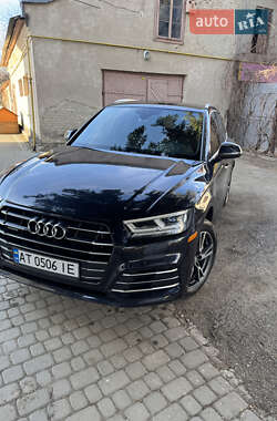 Внедорожник / Кроссовер Audi Q5 2020 в 