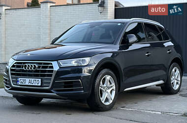 Позашляховик / Кросовер Audi Q5 2018 в 