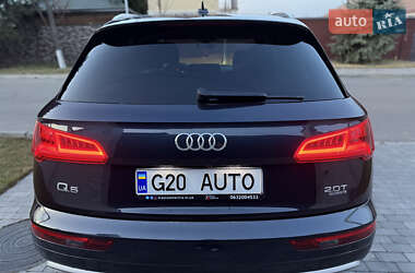 Позашляховик / Кросовер Audi Q5 2018 в 