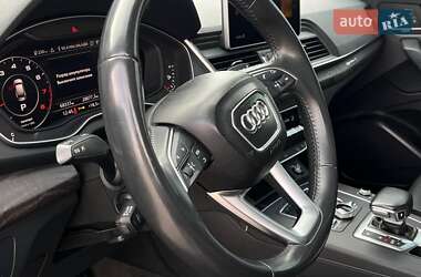 Позашляховик / Кросовер Audi Q5 2018 в 