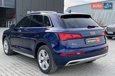 Позашляховик / Кросовер Audi Q5 2018 в 