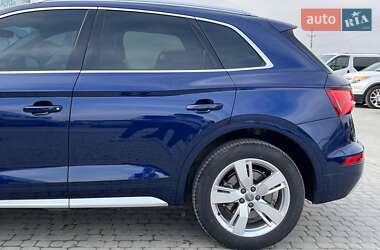 Позашляховик / Кросовер Audi Q5 2018 в 