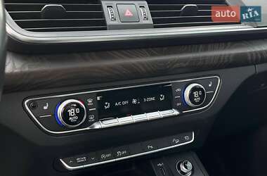 Позашляховик / Кросовер Audi Q5 2018 в 