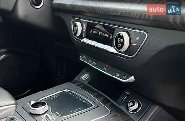 Позашляховик / Кросовер Audi Q5 2018 в 