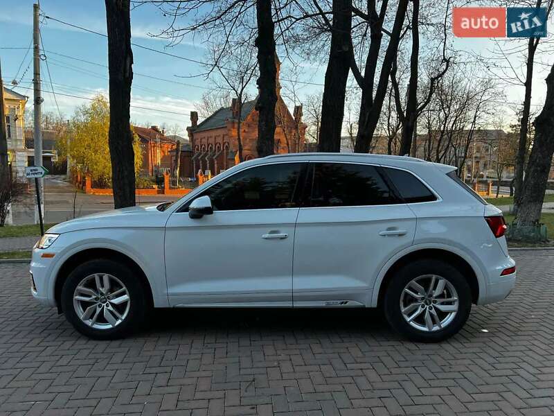 Внедорожник / Кроссовер Audi Q5 2020 в Сумах