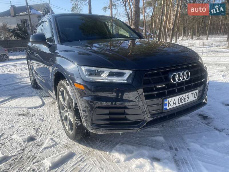 Позашляховик / Кросовер Audi Q5 2019 в Києві