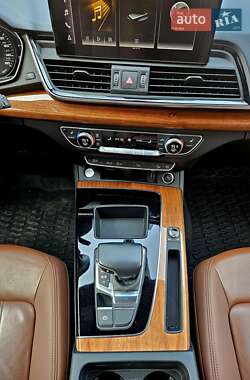 Внедорожник / Кроссовер Audi Q5 2020 в 