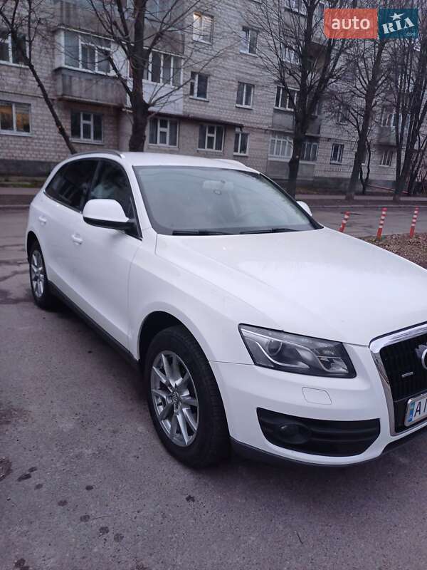 Внедорожник / Кроссовер Audi Q5 2011 в Сквире